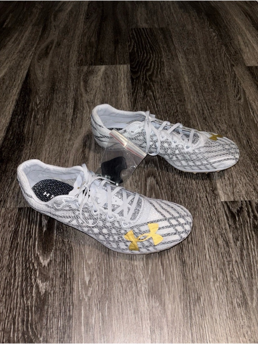 Under Armour Cleats Mens HOVR Miler Pro 3 Halo Grey Metallic Gold Size 13 Sports